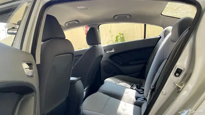 كيا سيراتو 2017 (نصف الفل) بحالة نظيفة جدا 14