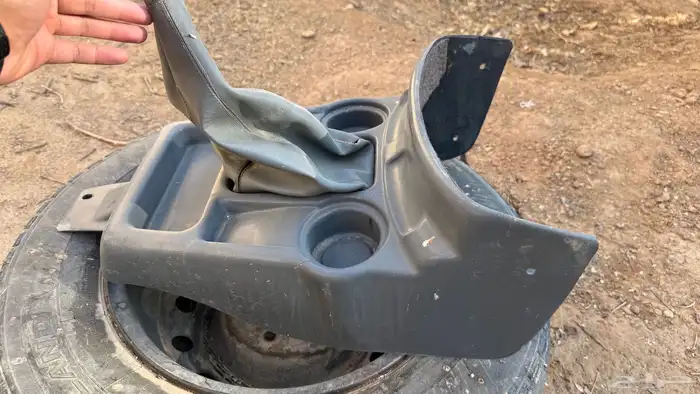 عفش هايلكس موديل 2011 و 1995 0