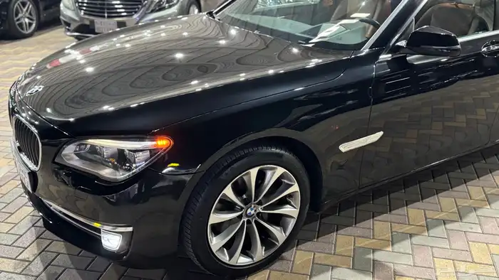 BMW 730Li 2015 7