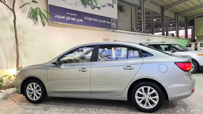 نصف الفل 2022 MG5 6