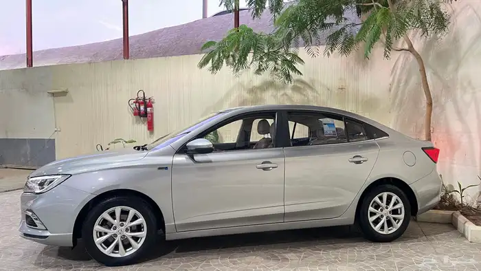 نصف الفل 2022 MG5 1