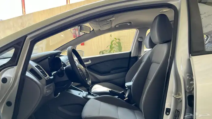 كيا سيراتو 2017 (نصف الفل) بحالة نظيفة جدا 9