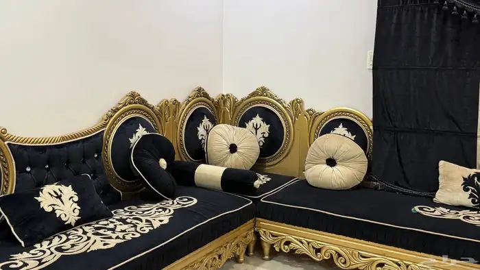 طقم كنب والستاره وطاولة 0