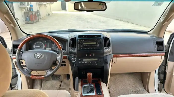 لاندكروزر GXR 2012 سعودي 8 سلندر 30