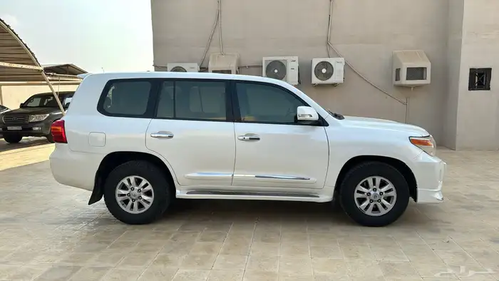 لاندكروزر GXR 2012 سعودي 8 سلندر 7