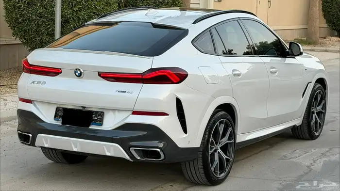 بحالة الوكالة BMW X6 2022 M kit 9