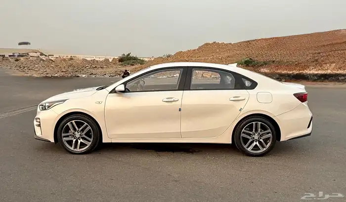 كيا سيراتو 2021 اعلا مواصفات بدون فتحه بحالة الوكاله للبيع 2