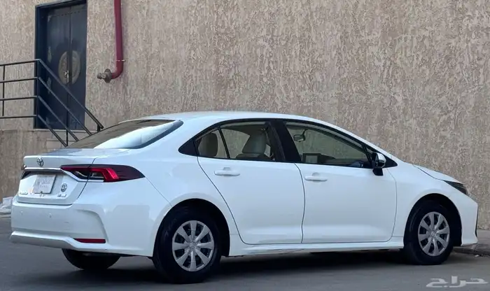 تويوتا كورولا XLE 2022 9