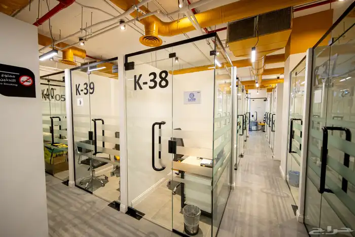 مكاتب مؤثثة للإيجار 14