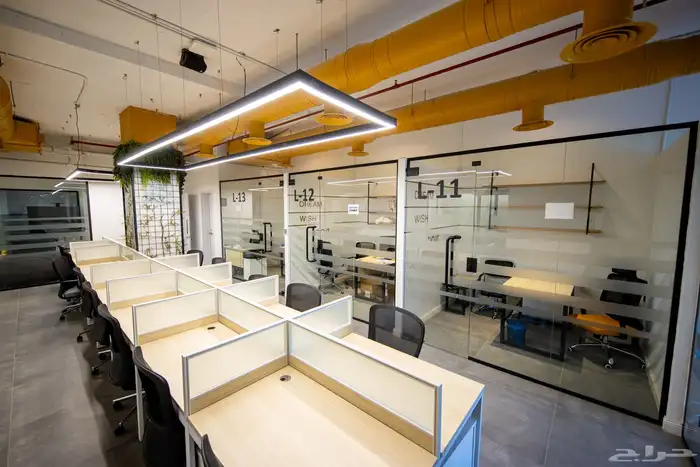 مكاتب مؤثثة للإيجار 11