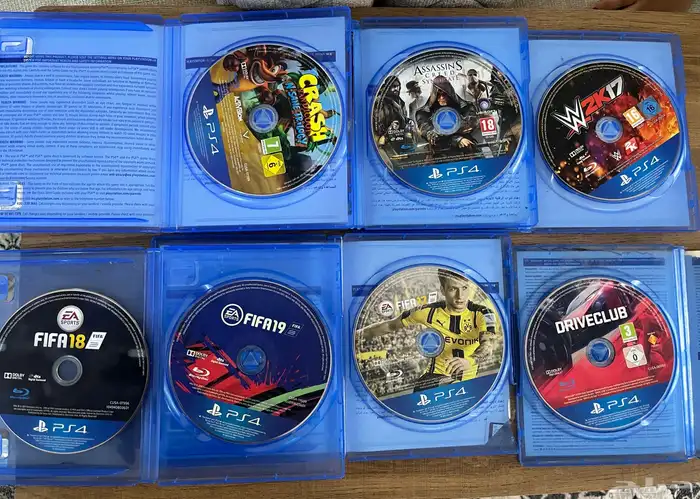 سوني 4 مع جميع الملحقات 2