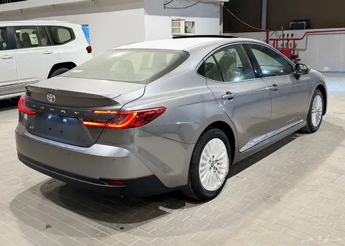 تويوتا كامري LE 2025 بنزين جديد اصفار بأقل سعر 7