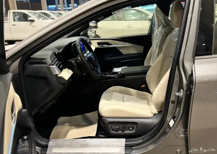 تويوتا كامري LE 2025 بنزين جديد اصفار بأقل سعر 10