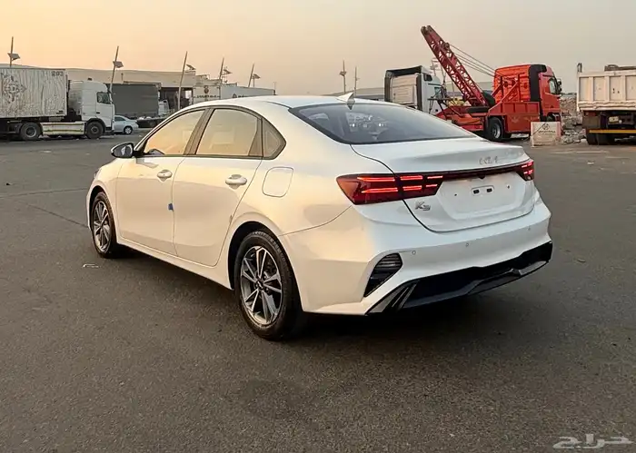 كيا K3 ( بنزين ) 2022 اعلى نوع بدون فتحه سقف للبيع 5