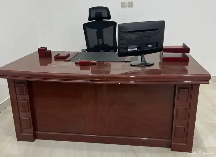 مكاتب للبيع وكراسي دوارة 1