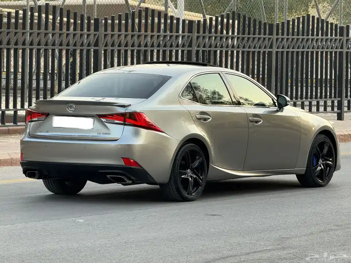 لكزس IS350 فل 2017 سعودي 10