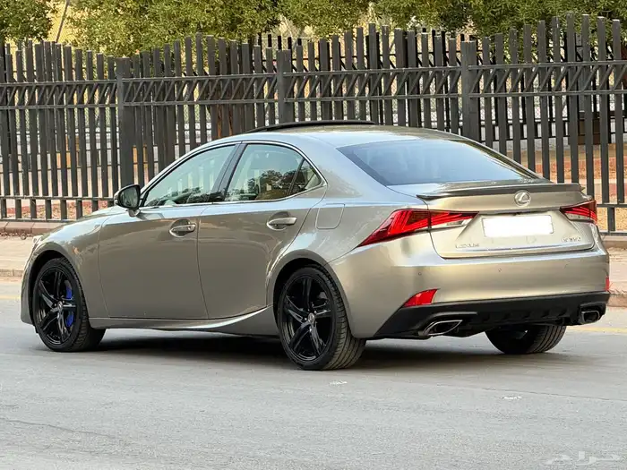 لكزس IS350 فل 2017 سعودي 3