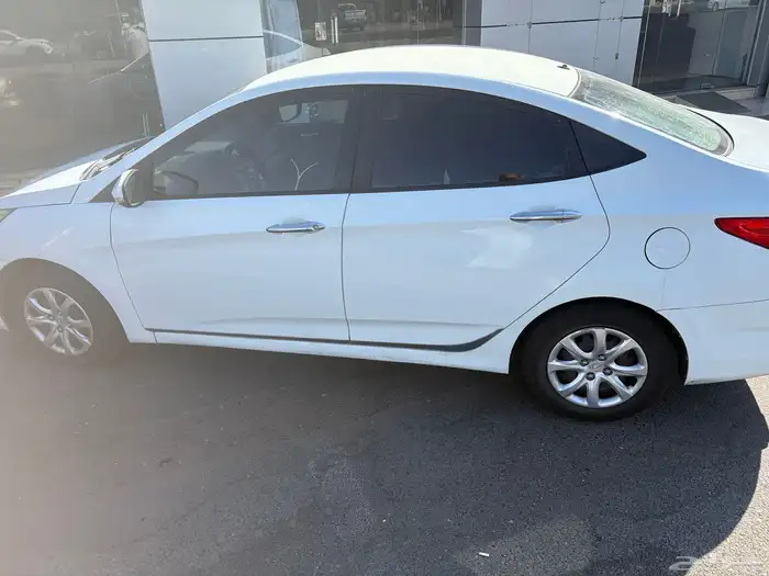 اكسنت قير اوتوماتيك 2012 للبدل او للبيع الممشى 171 الف 2