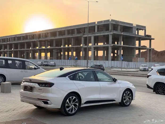 فورد توروس 2022 تيتانيوم ابيض 7