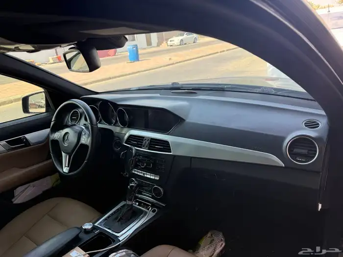 مرسدس بنز C200-2012 10