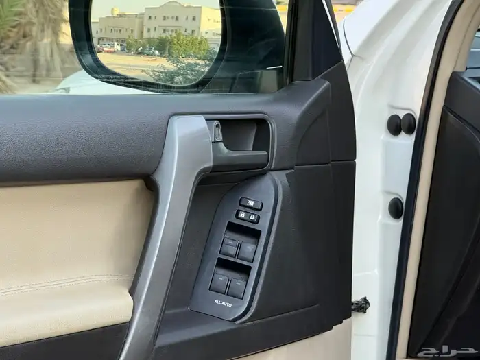 تويوتا برادو 2012 (V6)سعودي 14