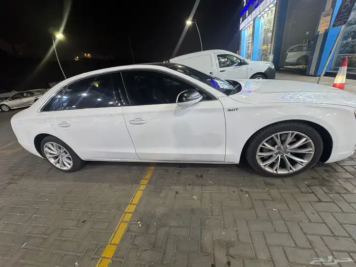 اودي A8 للبيع 3