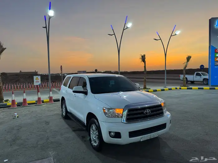 سيكويا 2013 ممشاه 92الف كيلو ستاندر ثلاجه  دبل 3