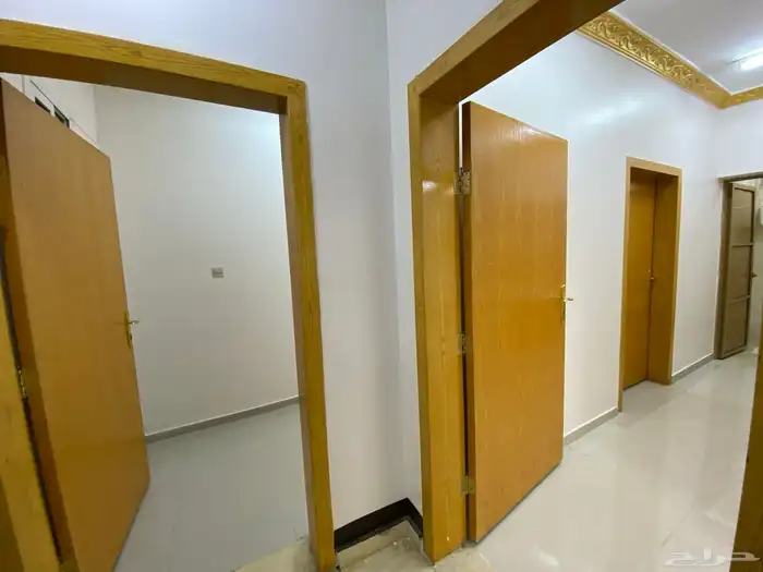 شقة بلاطة شبه جديدة للإيجار - حي العريسة الشمالي 1