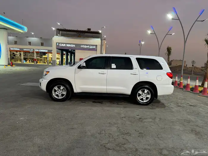 سيكويا 2013 ممشاه 92الف كيلو ستاندر ثلاجه  دبل 8