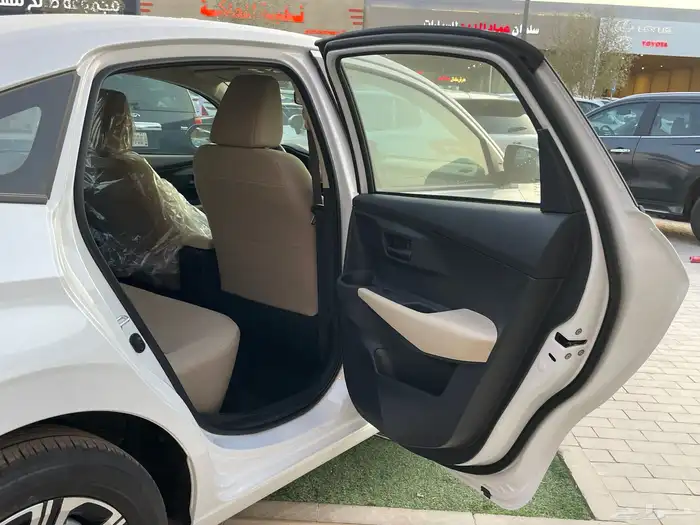 تويوتا يارس 2026واي بلس سعودي ( بنزين) 1.3L 22