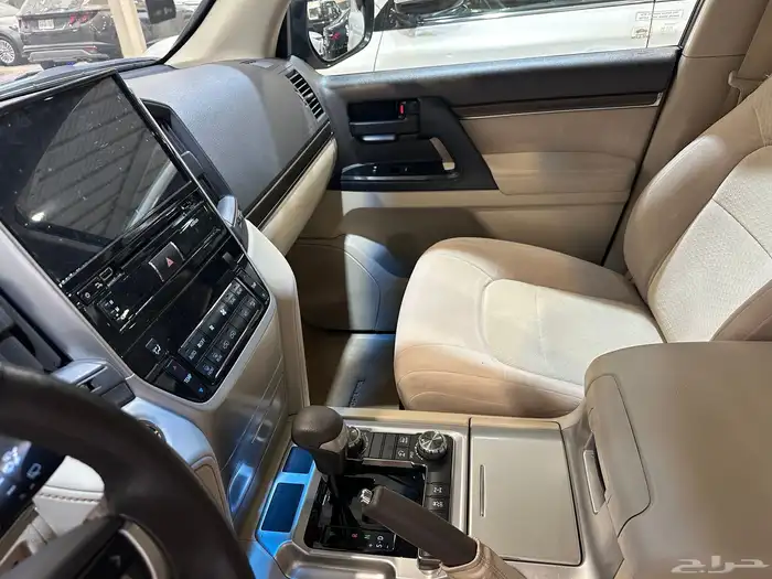 لاندكروزر 2019 GXR تورنق 9