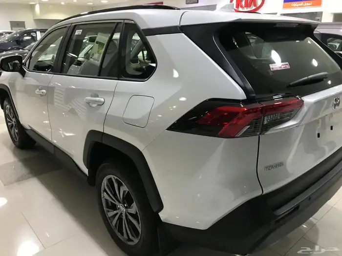 تويوتا راف فور 2025 فتحة XLE بنزين 2