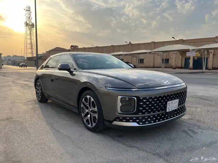 ازيرا بريميوم 2024 ( شبه جديد ) وارد الوعلان 4