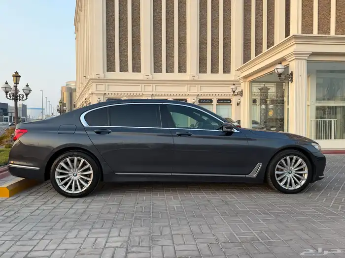 بي ام دبليو 730Li مواصفات خاصة وارد ناغي. 4