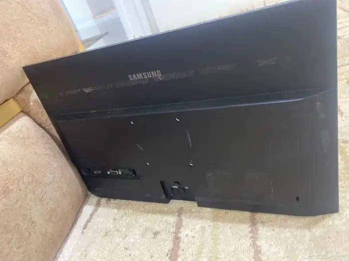 شاشه جلكسي 24 بوصه للبيع ب 50 ريال بدون سلك السلك خربان 1