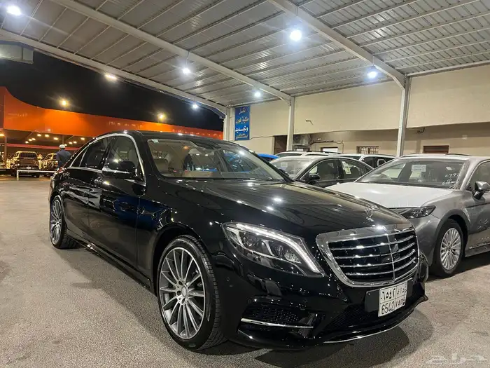 مرسيدس s400 مخزنه عداد 77 الف جفالي 4 ازارير وكاله 15