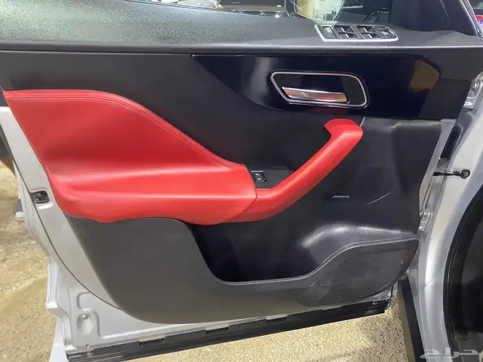 جاكوار F Pace R Sport ستة سلندر سوبر تشارج 14