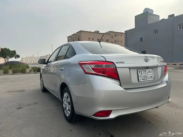 للبيع يارس 2015 2