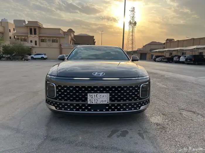 ازيرا بريميوم 2024 ( شبه جديد ) وارد الوعلان 0