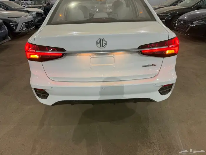 ام جي MG5 استاندر الشكل الجديد2025 4