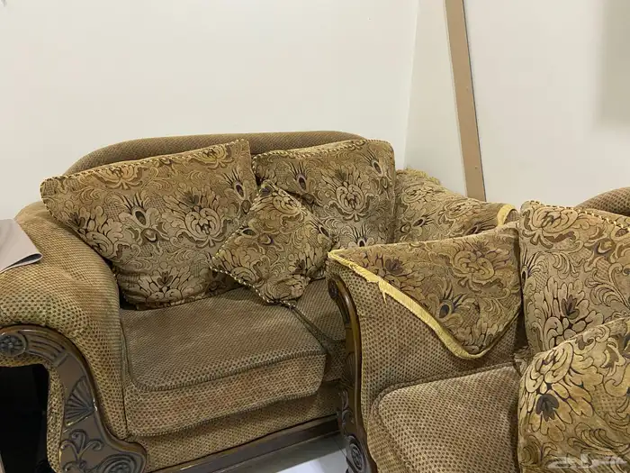 طاولة طعام وغرف نوم وكنب 6