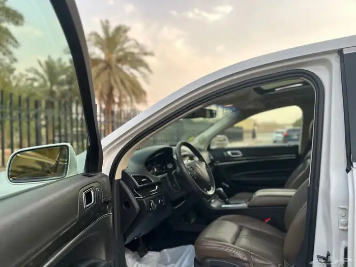 لينكون MKT موديل 2013 فل كامل 26