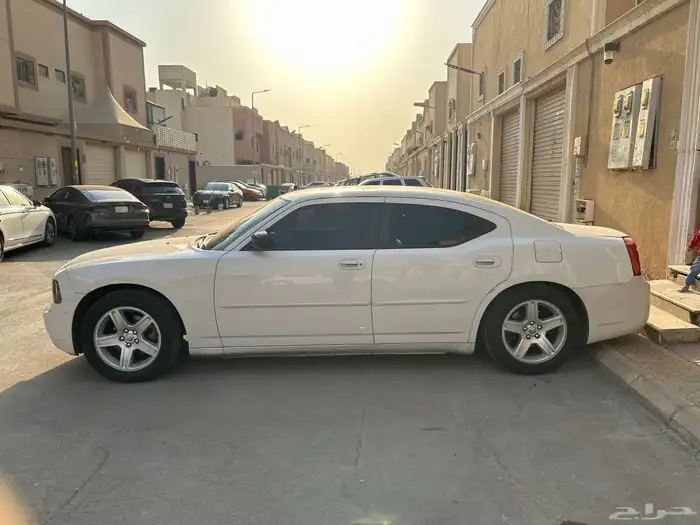 للبيع دوج تشارجر 2010 1