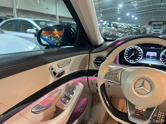 مرسيدس s400 مخزنه عداد 77 الف جفالي 4 ازارير وكاله 36
