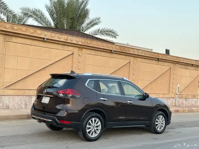 نيسان اكس تريل 2020 نص فل نظيف للبيع 6