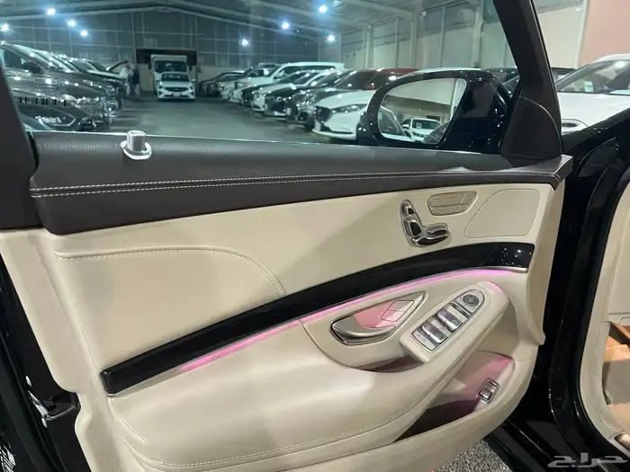 مرسيدس s400 مخزنه عداد 77 الف جفالي 4 ازارير وكاله 28