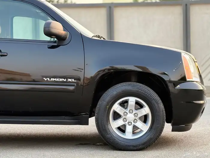 للبيع جي ام سي يوكن 2011 دبل 7