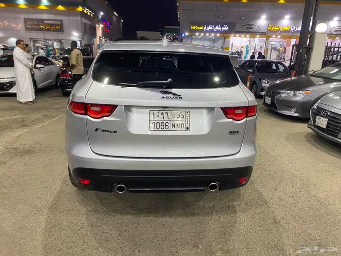 جاكوار F Pace R Sport ستة سلندر سوبر تشارج 2