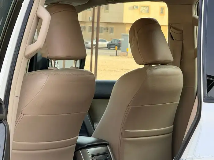 تويوتا برادو 2012 (V6)سعودي 13