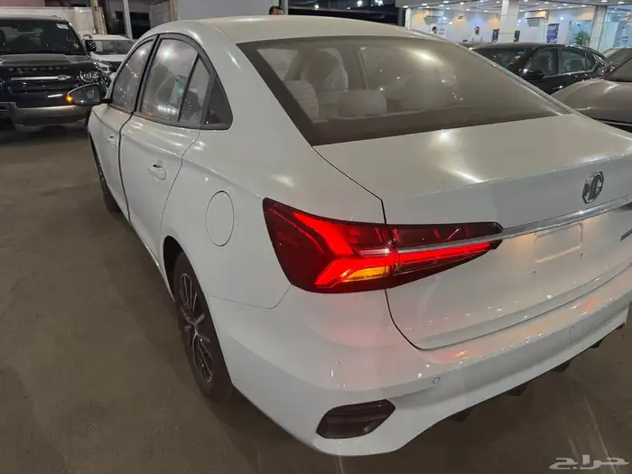 ام جي MG5 استاندر الشكل الجديد2025 6